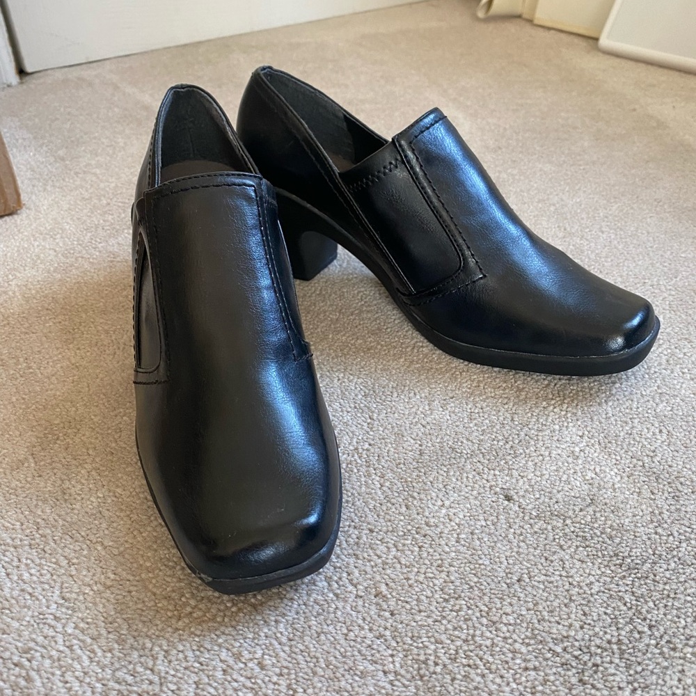 AEROSOLES Black Women's Heels